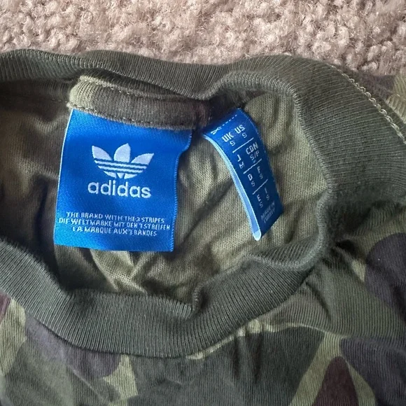 Adidas T shirt - Picture 3 of 4